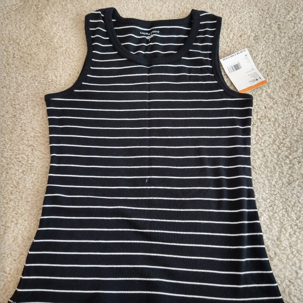 Tank tops - Picture 6 of 7